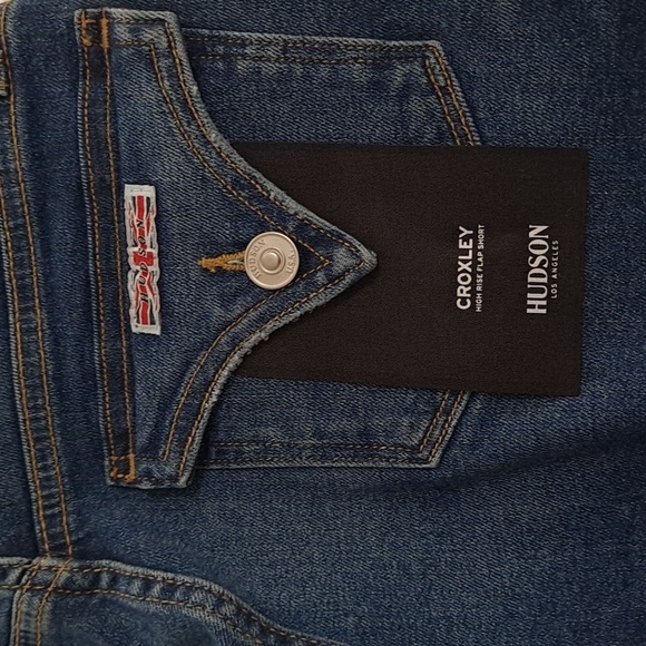 Hudson Croxly High Rise Flap Short 24 - Picture 7 of 10